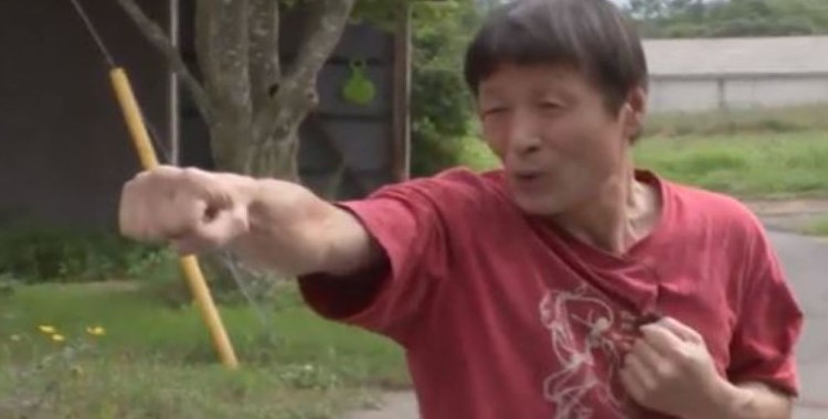 Japanese man fights bear 2