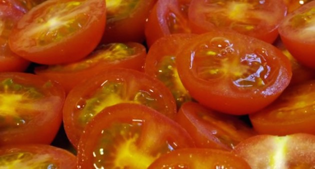 cherry tomatoes hack
